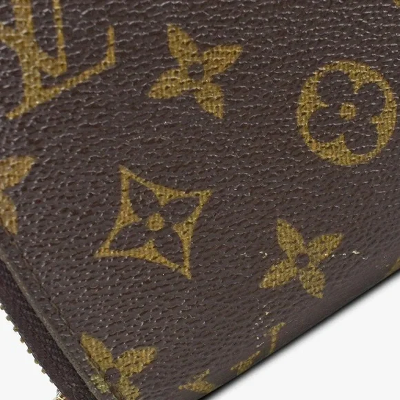 Louis Vuitton 'XL' Wallet - Picture 8 of 11